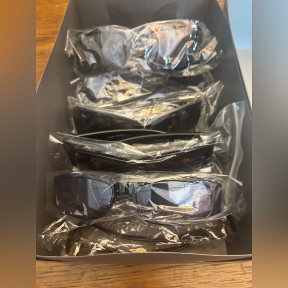 Designer Inspired Fashion Sunglasses - Assorted Box - Picture 3 of 6